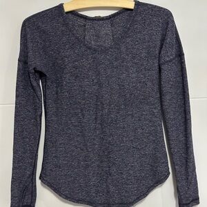 Ivivva: Girls Long Sleeve Top- pit to pit approx 15 inches